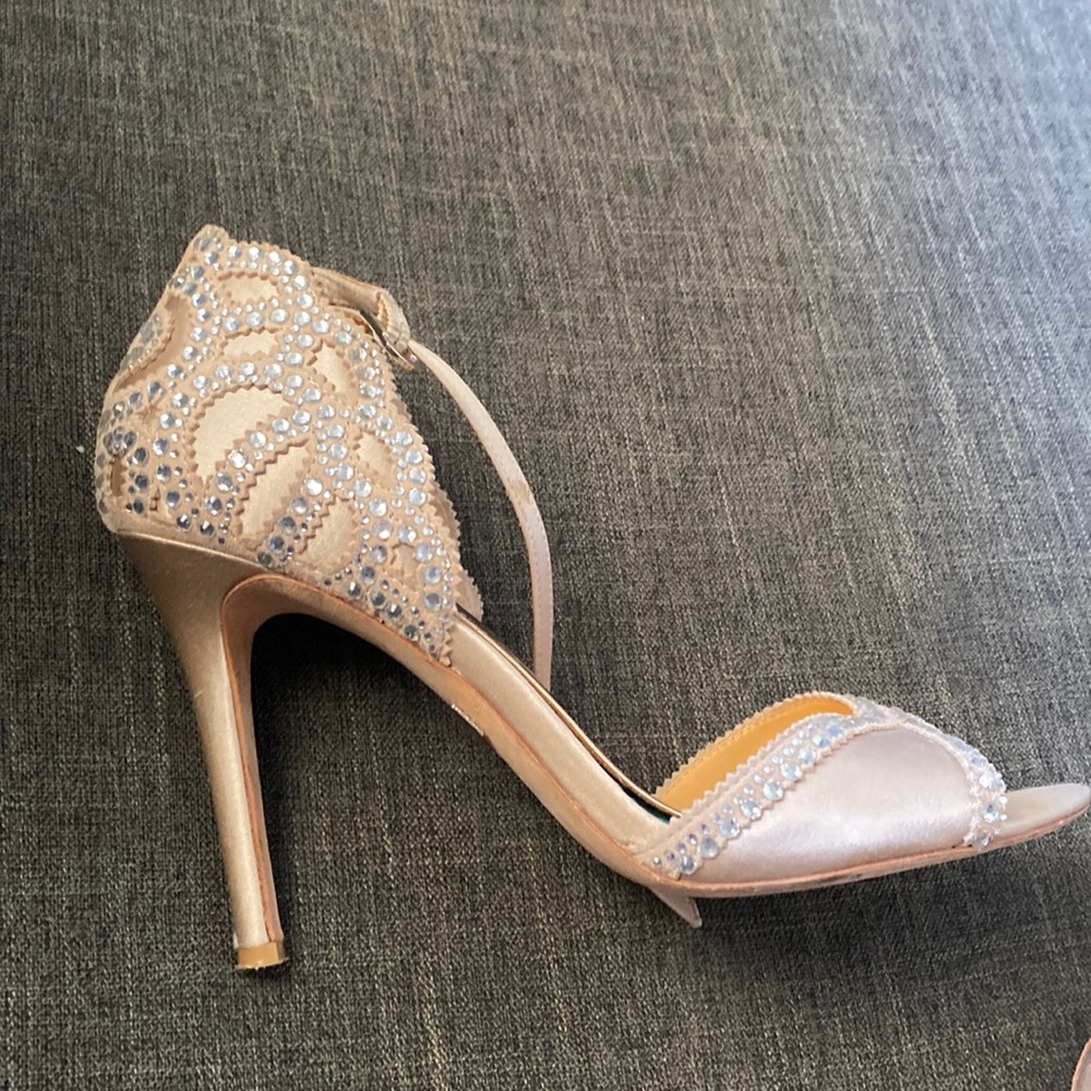 Badgley Mischka Satin heels